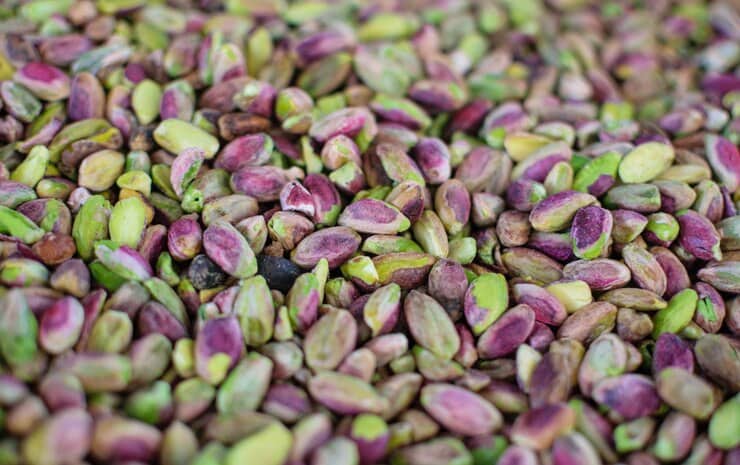 مغز پسته قم اعلا در بسته‌ های متنوع